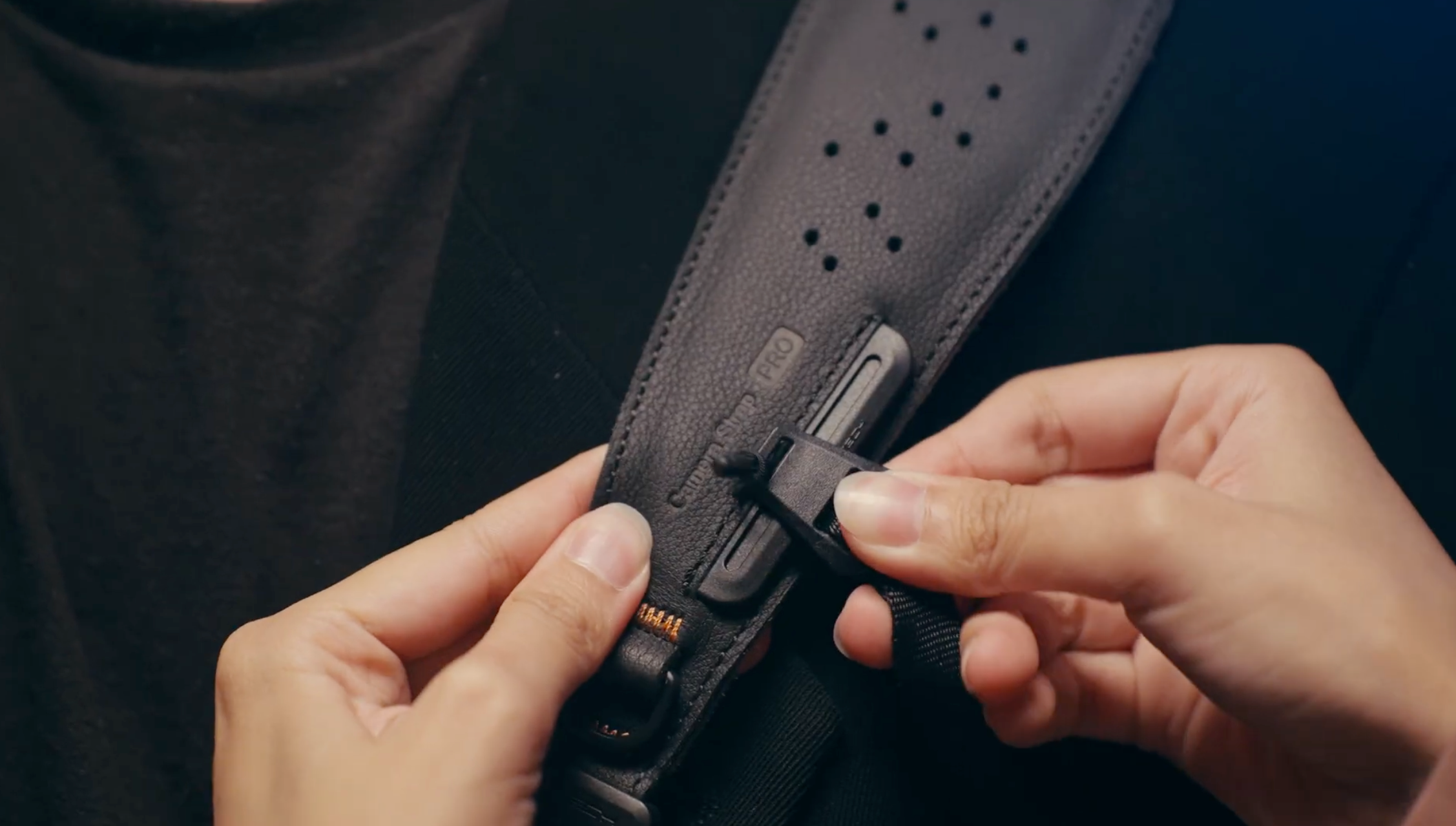 PGYTech Pro & Master Strap มือที่สามที่ช่างภาพต้องมี 7 PGYTech Pro Strap - เทคโนโลยีความปลอดภัยระดับ Pro