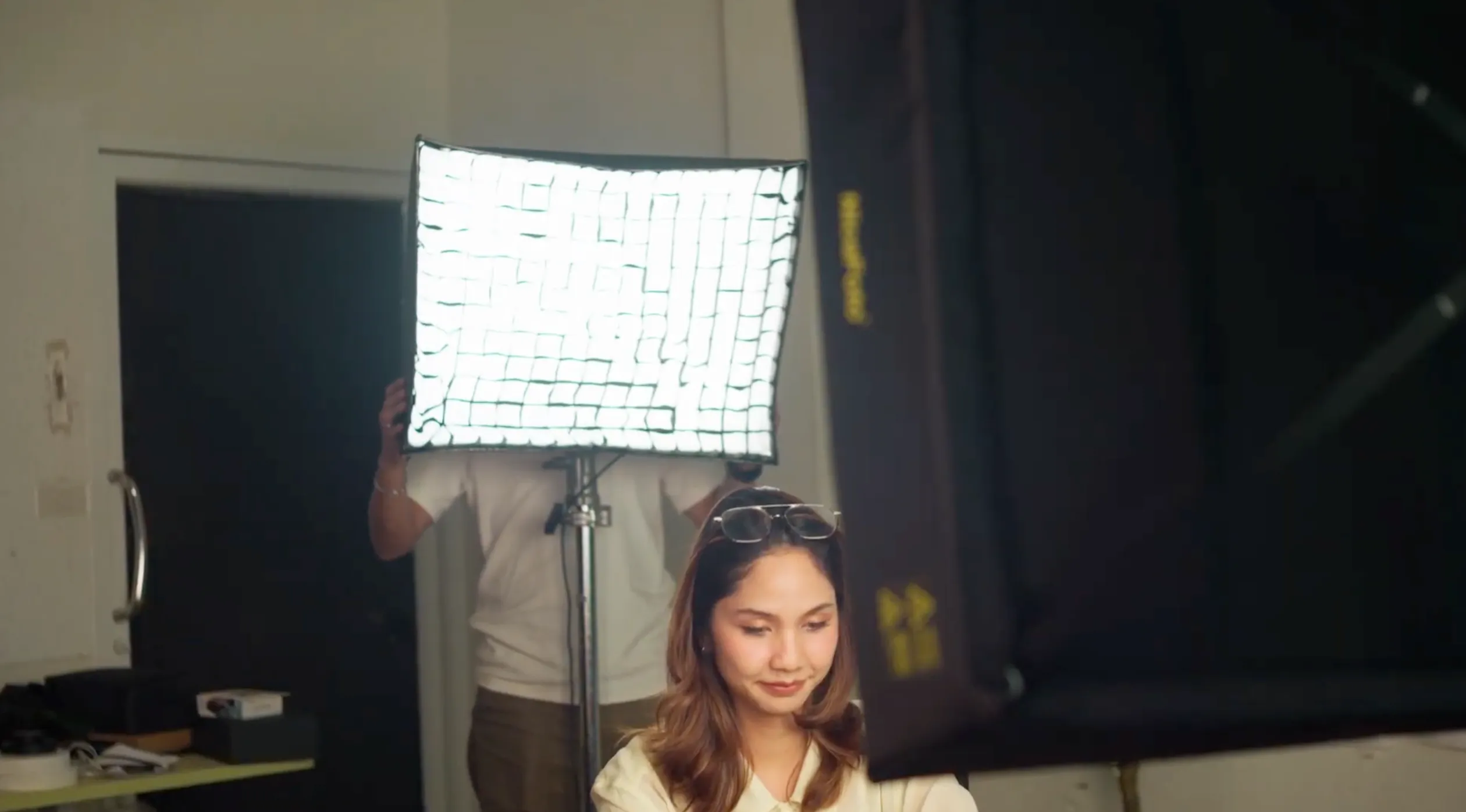 NiceFoto FB-2000A ไฟพับได้ 200W ที่ Youtuber ต้องมีติดสตูดิโอ 1 NiceFoto FB-2000A คืออะไร